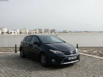 toyota auris 1.8 hsd exclusive+navi junho/15