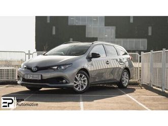 toyota auris touring sports - 1.8 hybrid executive blackpack