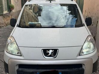 automobile monovolume