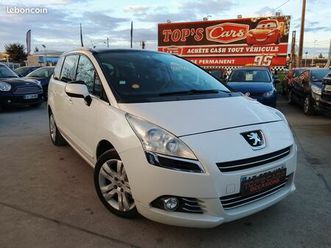 peugeot 5008 1.6 hdi 110ch premium pack * 7 places * gps clim radar bluetooth regulateur jantes alu toit pano * factures d'entretien à jour