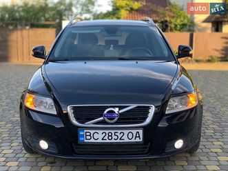 volvo v50 2011
