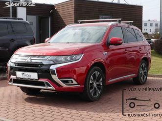 mitsubishi outlander 2,4 phev plug-in hybrid 4wd