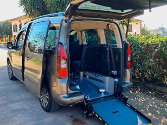 peugeot partner euro6 trasporto disabili pianale r