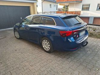 toyota avensis 1,8-l-valvem. team d t. sports team ...