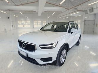 volvo xc40 t2 automatico momentum core suv