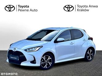 toyota yaris hybrid 1.5 style