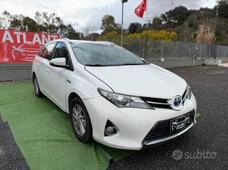 toyota auris touring sports 1.8 hybrid lounge
