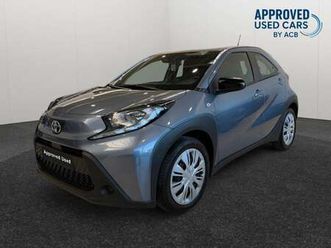 1.0 vvt-i play 5d 53kw