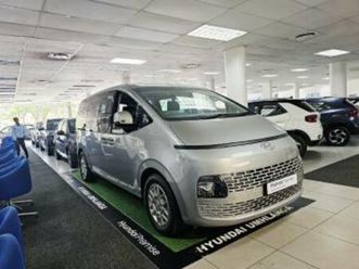 2.2d executive 9-seater