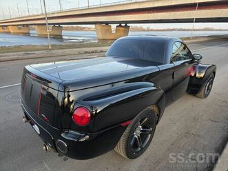 chevrolet ssr, cena 25 000 €. nu ļoti skaists un rets auto. chevrolet super riepas. sporta - sludinājumi