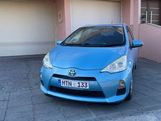 toyota aqua 1,5l 2012