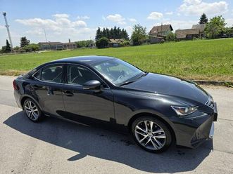 lexus is 300h, 2018 god.