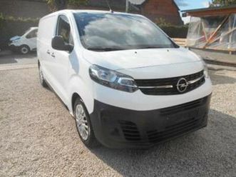 ② opel vivaro l2h1 btw aftrkbaar 19000km — camionnettes & utilitaires — 2ememain