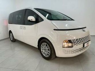 2.2d executive 9-seater