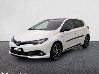 toyota auris hybride 136h design