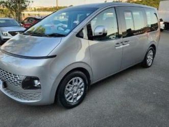 2.2d executive 9-seater