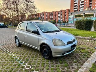 toyota yaris 2002 affidabile economica