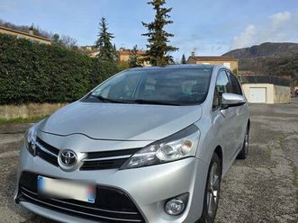 toyota verso 112 d-4d fap dynamic 7 places