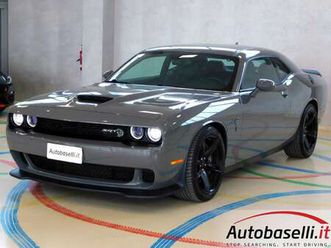 challenger srt hellcat supercharged hemi 717cv