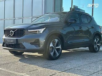 volvo xc40 b3 p plus dark at dct...