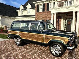 gorgeous hunter green metallic 1991 final edition jeep grand wagoneer