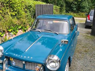 classic car triumph herald