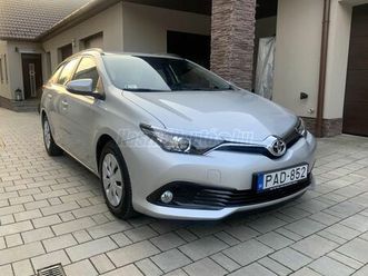 toyota auris touring sports 1.33 active trend m.o-i//87.000km//sz.könyv//klíma//tolatóradar//váltózár//sérmentes//
