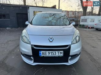 renault grand scenic 2012