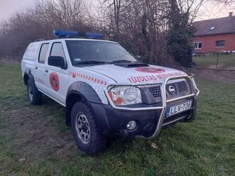 nissan np300 pickup