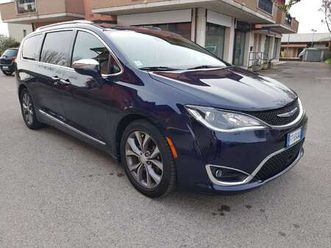 pacifica 3.6 v6 limited at9