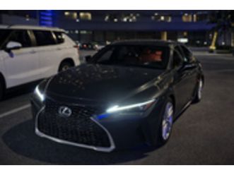 used lexus is 300 4 door 2.5l 2023