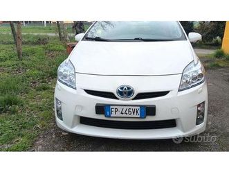 toyota prius 1.8 executive automatico fotovoltaico