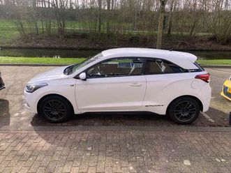 hyundai i20 coupé - 1.2 hp i-motion - 3-deurs / hatchback