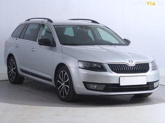 skoda octavia 1.4 tsi, automat, čr,2.maj, navi za 11 900 €