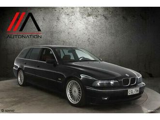 4.6 v8 touring *superharvinaisuus*