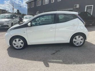 toyota aygo 1.0 vvt-i 69 cv 5 porte x-cite mmt