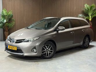 toyota auris touring sports - 1.8 hybr. executive