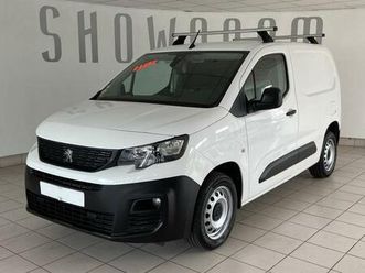 fgn fourgon standard 1000 kg bluehdi 100 s&s bvm5 asphalt