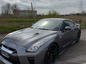 3.8 v6 black 570cv auto