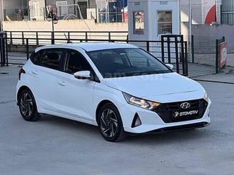 galeriden hyundai i20 1.4 mpi style 2021 model bursa 85.000 km beyaz - 38693908 | arabam.com