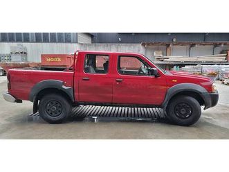 nissan double cab 4wd 4x4