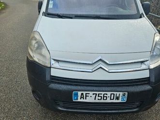 berlingo diesel 1.6hdi 90cv , clim , 3places ■galerie, intérieur chargement kit bois avec étagère. ■embrayage, vanne egr , récent plus divers. ■ct fait fev 2026
