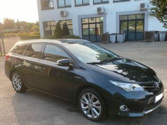 toyota auris hybride touring sports 136 ch