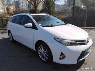 toyota auris touring