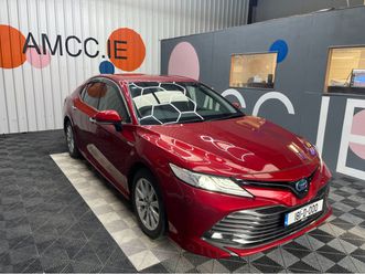 €17950 2018 toyota camry g 2.5 automatic / cruise control / reverse camera / electric seats and more