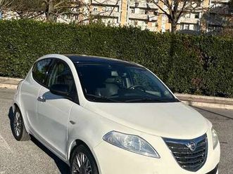 ypsilon iii 2011 1.2 8v platinum ecochic gpl 69cv