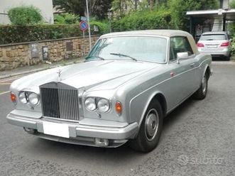 rolls-royce corniche convertibile dhc
