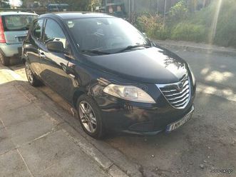 lancia ypsilon 2013