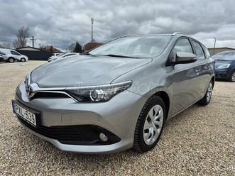 toyota auris touring sports 1.6 active my17 comfort 132 le / magyarországi / 1 tulaj / szervízkönyv / garancia /