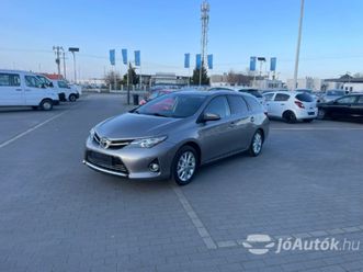 auris touring sports 1.6 style